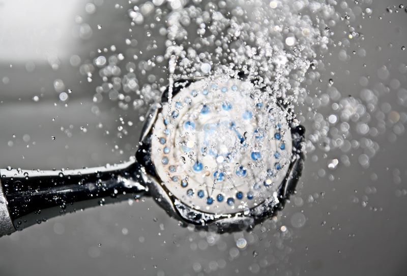 Pročitajte više o članku 10 mitova i činjenica o štetnosti klora u vodi za tuširanje